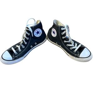 Converse Chuck Taylor All Star Youth Black and White High-Top Sneakers Size 3